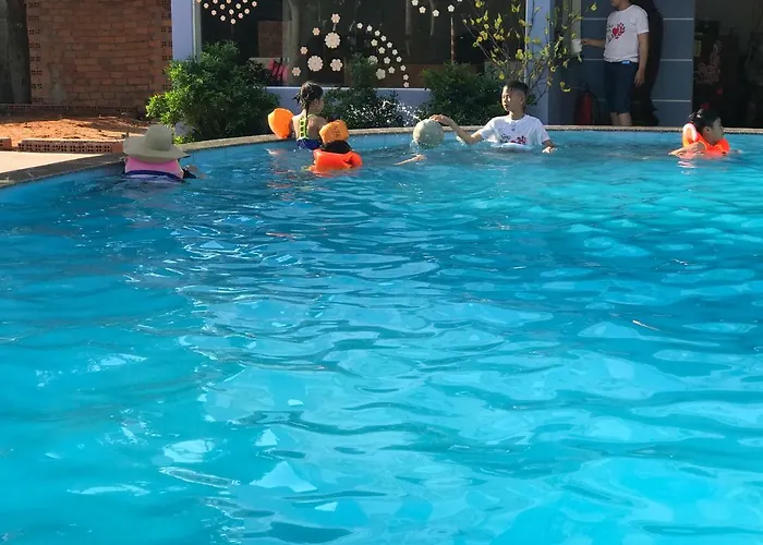 Khách sạn Alena